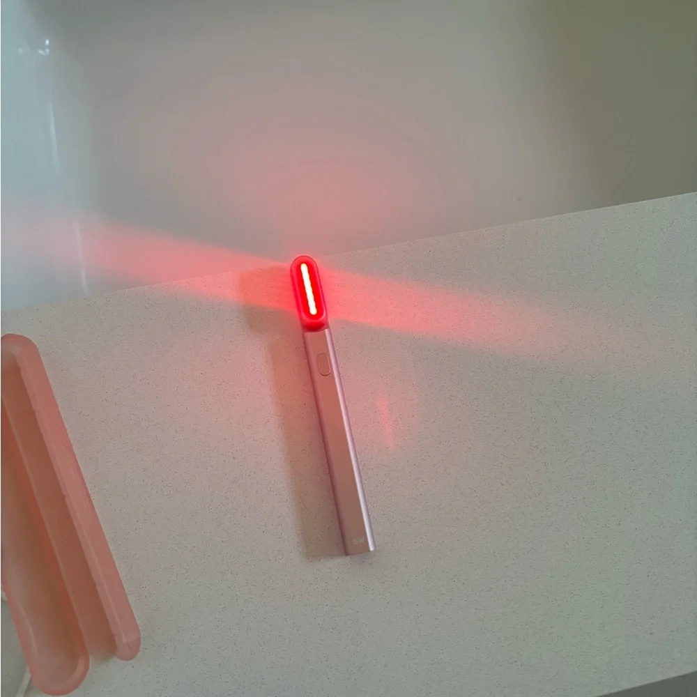 SolaWave Skincare Wand - Pink like new in box - Picture 2 of 3